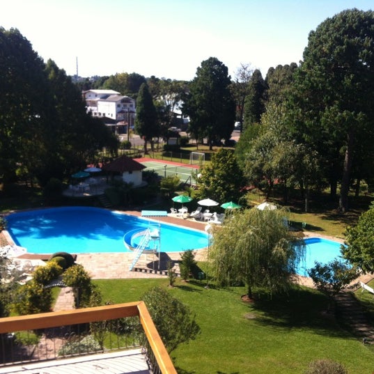 รูปภาพถ่ายที่ Hotel Alpestre โดย Fabricio R. เมื่อ 4/9/2012
