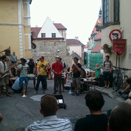 7/9/2012 tarihinde Jakub M.ziyaretçi tarafından Drink in Gallery Andy'de çekilen fotoğraf