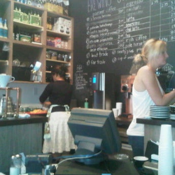 Foto scattata a 1215 Wine Bar &amp; Coffee Lab da Mark O. il 5/12/2012