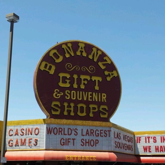 largest hotel casino in las vegas