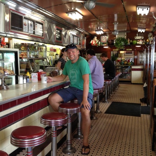 7/14/2012 tarihinde Hans Peter R.ziyaretçi tarafından Four Aces Diner'de çekilen fotoğraf
