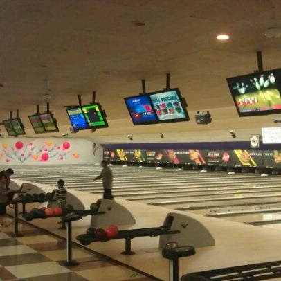 Photo taken at AMF Forest Lanes by Juan L. on 7/2/2012