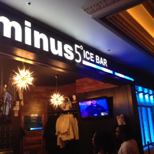 Foto tirada no(a) Minus5° Ice Lounge por Gabriel P. em 8/15/2012