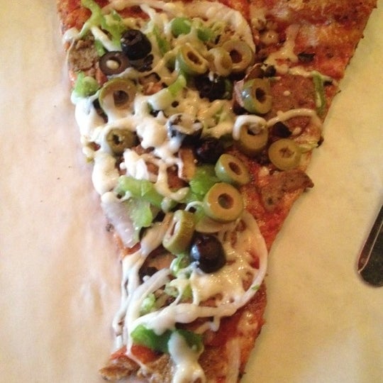 7/18/2012 tarihinde Jason A.ziyaretçi tarafından Two Fisted Mario&#39;s Pizza'de çekilen fotoğraf