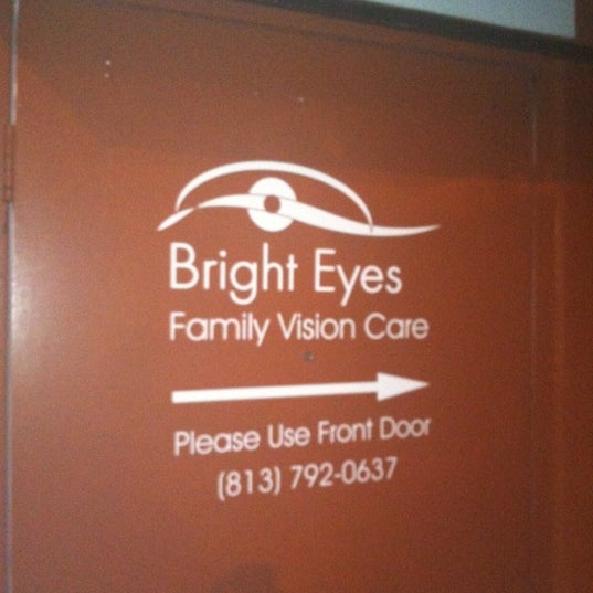 Foto tomada en Bright Eyes Family Vision Care  por Nathan B. el 6/8/2012