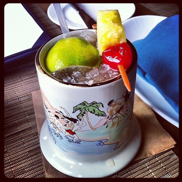 Photo taken at Trader Vic&#39;s by Aaron R. on 4/15/2012