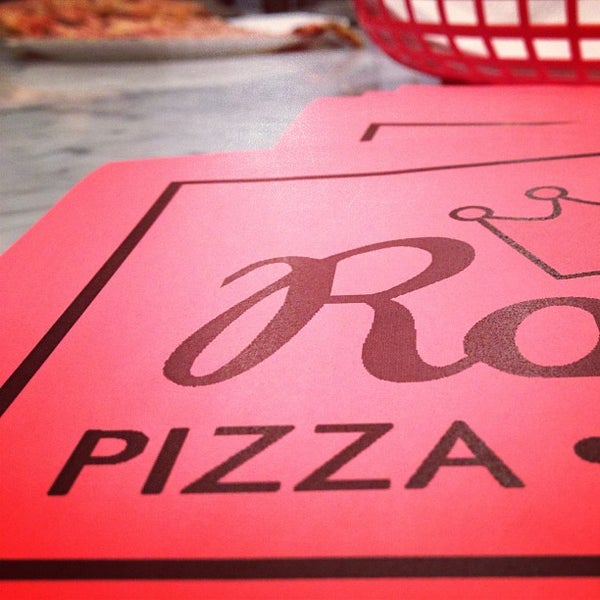 7/21/2012에 Madison G.님이 Rosco&#39;s Pizza에서 찍은 사진