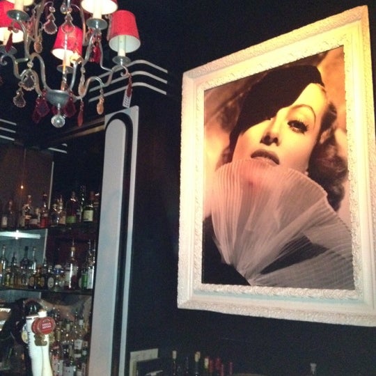 9/1/2012 tarihinde Baharehziyaretçi tarafından Ella Lounge'de çekilen fotoğraf