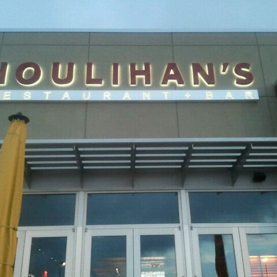 Photo taken at Houlihan&#39;s by Mikel H. on 3/24/2012