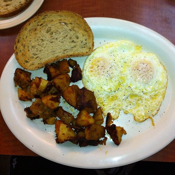 Roasters' N Toasters Deli American Restaurant in Miami Beach
