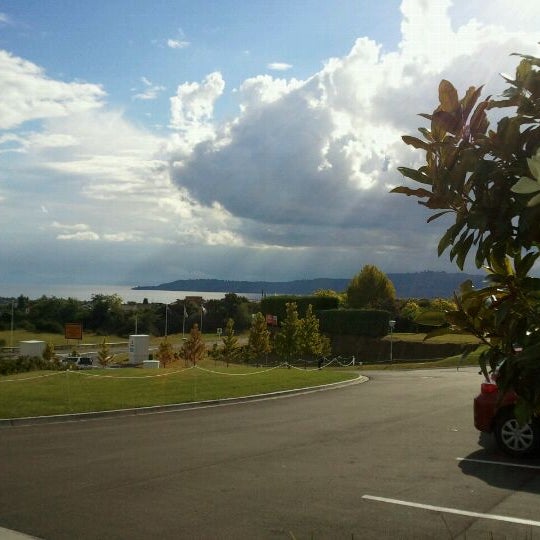 Foto tomada en Hilton Lake Taupo  por 혜영 금. el 2/20/2012