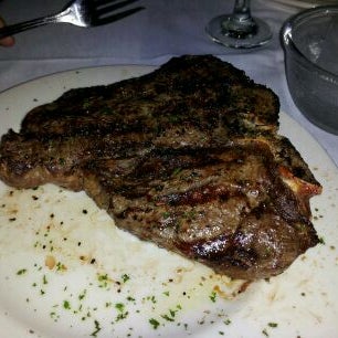 3/11/2012にLorin B.がChristner&#39;s Prime Steak &amp; Lobsterで撮った写真