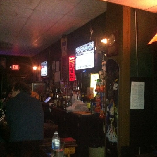 3/17/2012 tarihinde Michaelangelo M.ziyaretçi tarafından Allen Street Pub'de çekilen fotoğraf