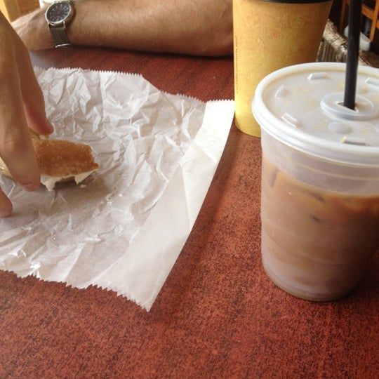 7/13/2012にHannah F.がFenn&#39;s Coffeeで撮った写真