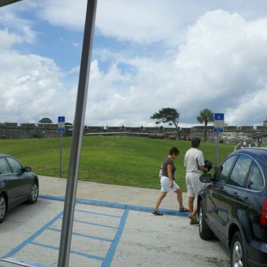 6/1/2012 tarihinde Martha S.ziyaretçi tarafından Old Town Trolley Tours St Augustine'de çekilen fotoğraf