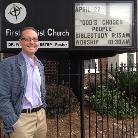 4/19/2012 tarihinde Phil Y.ziyaretçi tarafından First Baptist Church'de çekilen fotoğraf