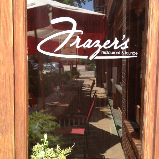 Foto tirada no(a) Frazer&#39;s Restaurant &amp; Lounge por Michelle S. em 6/4/2012