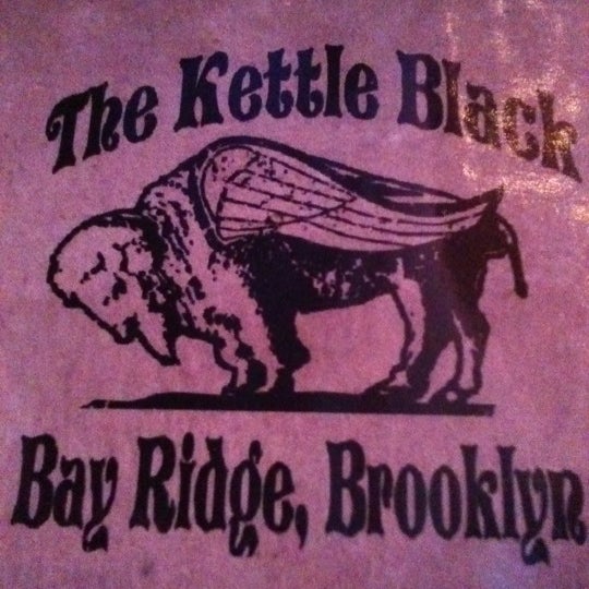 4/11/2012 tarihinde Amor K.ziyaretçi tarafından The Kettle Black'de çekilen fotoğraf