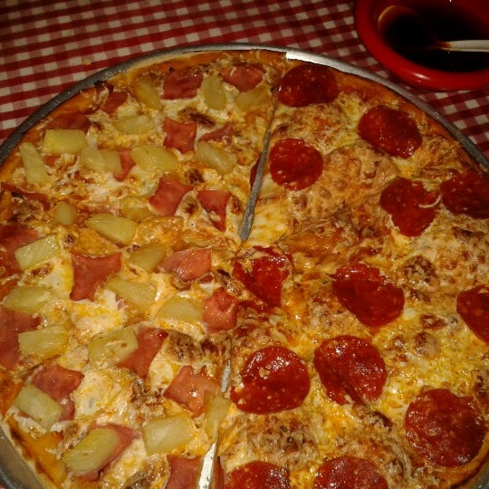Снимок сделан в Pizza Rockstar пользователем Aletz G. 8/15/2012