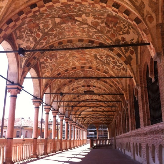 Foto tomada en Palazzo della Ragione  por Jonathan M. el 4/17/2012