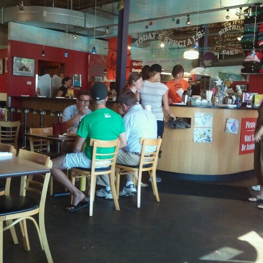 Das Foto wurde bei South Side Walnut Cafe von Ivan am 7/22/2012 aufgenommen