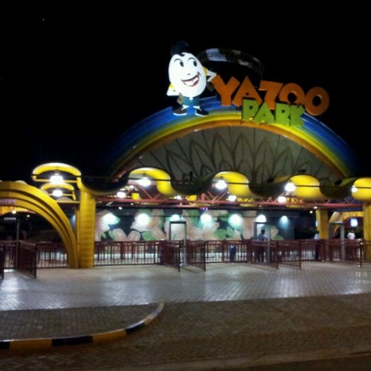 รูปภาพถ่ายที่ Yazoo Park โดย Arjun M. เมื่อ 6/14/2012