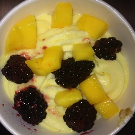 Photo taken at Fruttela Frozen Yogurt by Lindsay B. on 8/9/2012