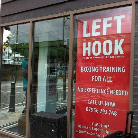 รูปภาพถ่ายที่ Left Hook Boxing Gym โดย Lee T. เมื่อ 8/5/2012