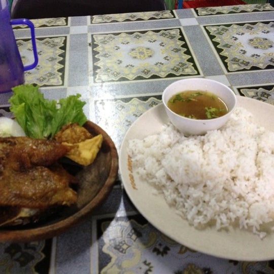 Bu Yati Ayam Penyet 2 Tips From 42 Visitors