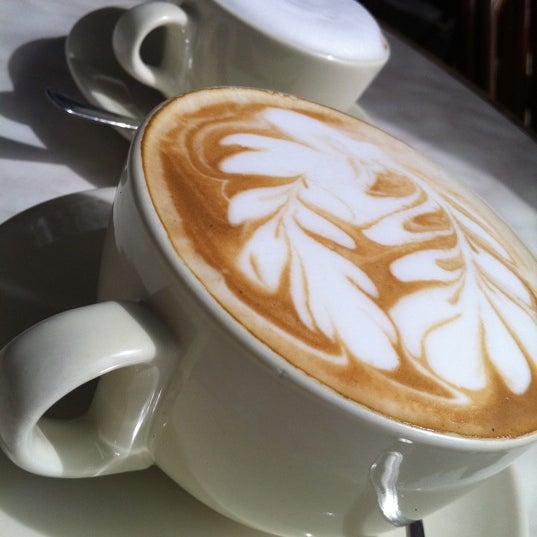 3/13/2012にSharon V.がLulu - Café Pâtisserie (לולו קפה פטיסרי)で撮った写真
