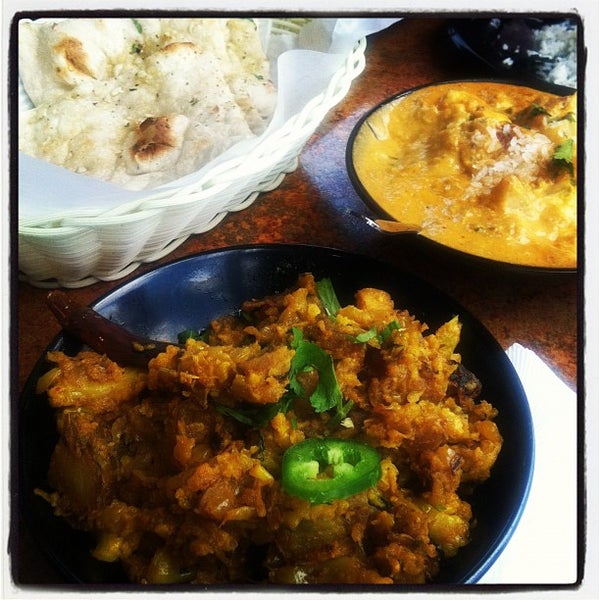 Foto tirada no(a) Tarka Indian Kitchen por Lara C. em 5/19/2012