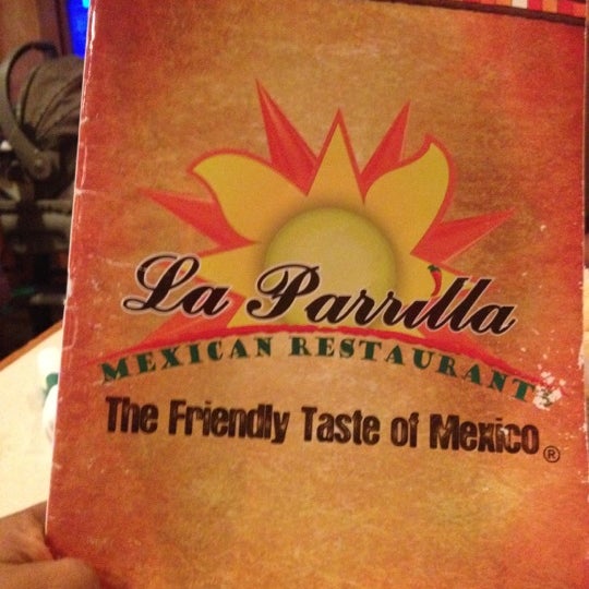 Foto scattata a La Parrilla Mexican Restaurant da Manjanath N. il 5/11/2012