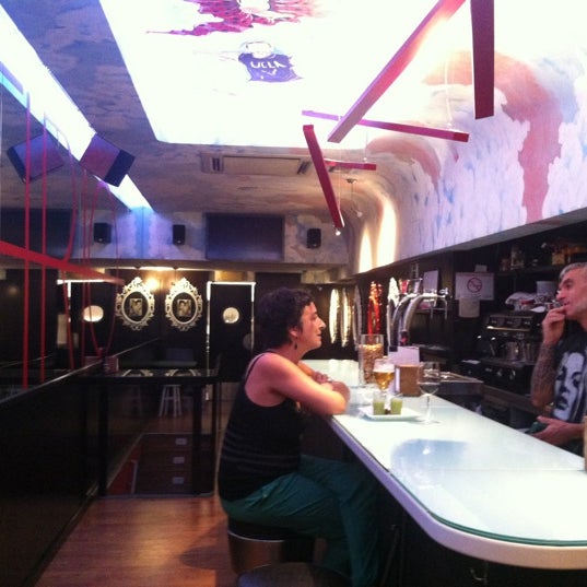 รูปภาพถ่ายที่ Martirio&#39;s Bar โดย Edu C. เมื่อ 9/4/2012