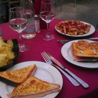 Photo taken at Cafetería-Restaurante Hotel Europa by Bryan A. on 7/5/2012