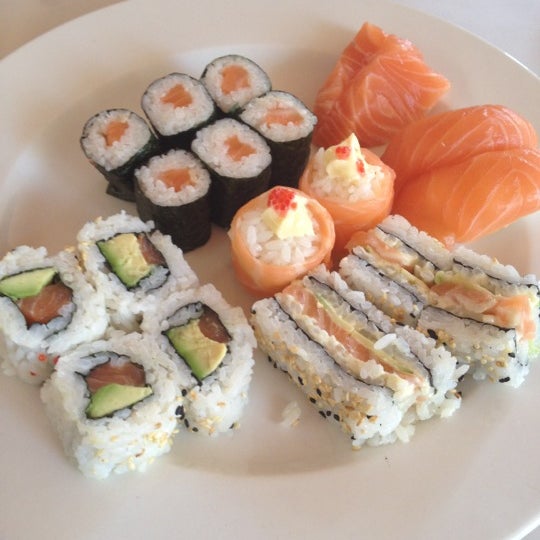 3/27/2012에 DuToit M.님이 Active Sushi에서 찍은 사진