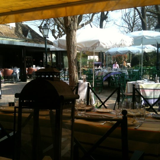 Photo taken at Restaurant Cazaudehore La Forestière by Seb 🇫🇷🇨🇳 on 3/25/2012