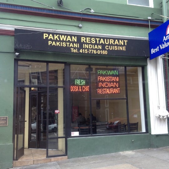 รูปภาพถ่ายที่ Pakwan Indian Restaurant โดย Winnie M. เมื่อ 6/21/2012