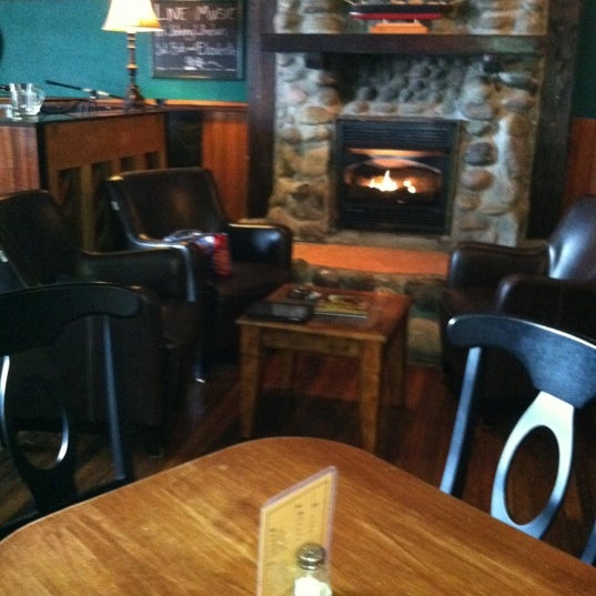 Photo taken at Galway Bay Irish Restaurant &amp; Pub by Jasmine C. on 5/30/2012