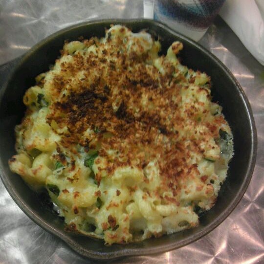 Photo taken at Cheese-ology Macaroni &amp; Cheese by Martin on 3/31/2012