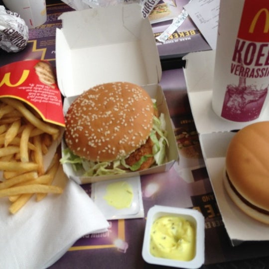 Foto tirada no(a) McDonald&#39;s por Dries G. em 5/10/2012
