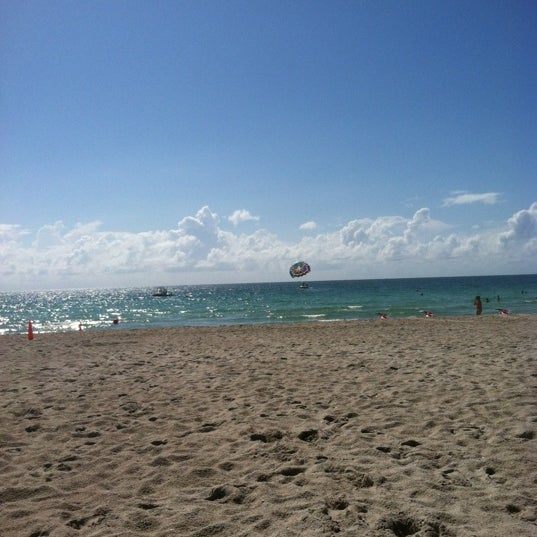 รูปภาพถ่ายที่ South Beach Parasail โดย Kesha D. เมื่อ 7/13/2012