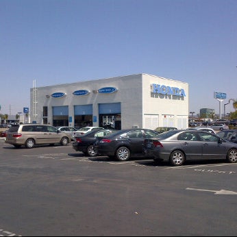 Photo taken at Pacific Honda by Francis L. on 4/7/2012