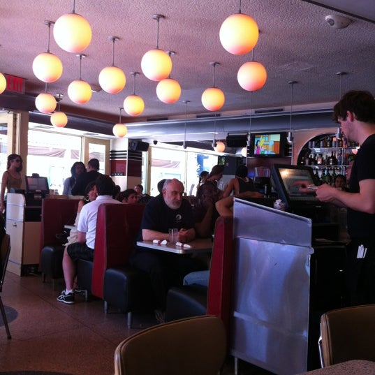 5/19/2012 tarihinde RoRo B.ziyaretçi tarafından The Diner'de çekilen fotoğraf