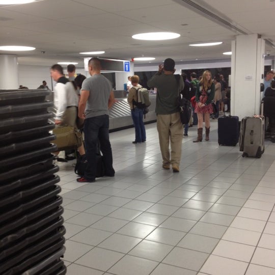 Terminal 1 Baggage Claim - Baggage Claim in Saint Louis