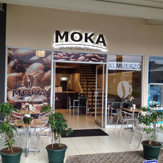 Photo taken at Moka Gourmet Coffee and more... by Jose L. on 4/21/2012