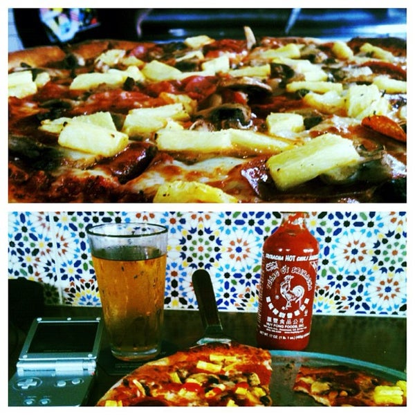 6/10/2012にGiancarlo D.がD&#39;Allesandro&#39;s Pizzaで撮った写真