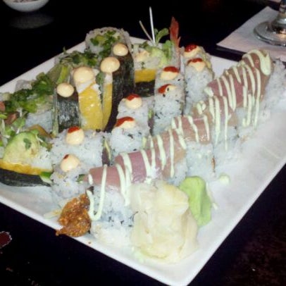 Photo prise au Watanabe Sushi &amp; Asian Cuisine par Sanedoglady le3/20/2012
