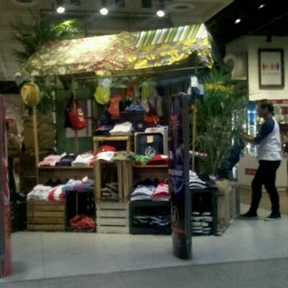 Photos At Bench Clothing G5 Clothing Store In San Lorenzo