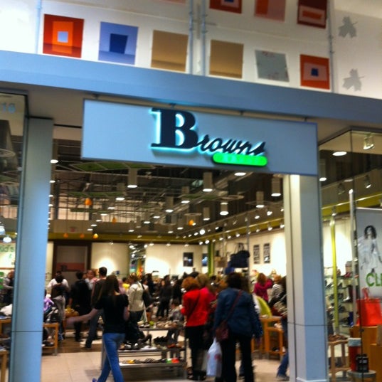 Browns Outlet - Shoe Store