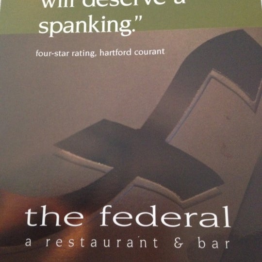 8/13/2012 tarihinde The Red-Headed D.ziyaretçi tarafından The Federal Restaurant &amp; Bar'de çekilen fotoğraf